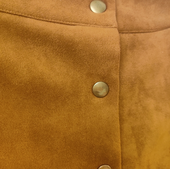 Few moda suede pedal edge skirt - Picture 3 of 4